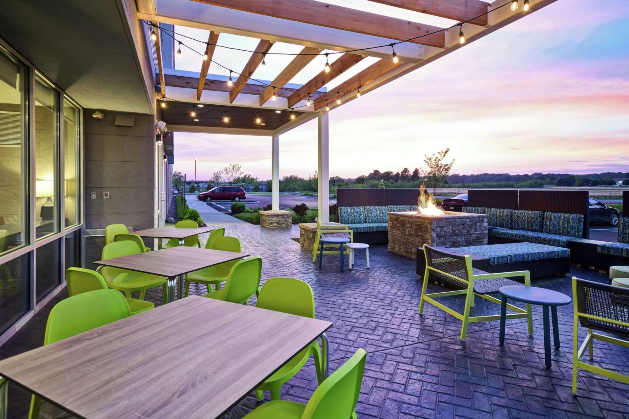 Home2 Suites By Hilton Terre Haute Εξωτερικό φωτογραφία